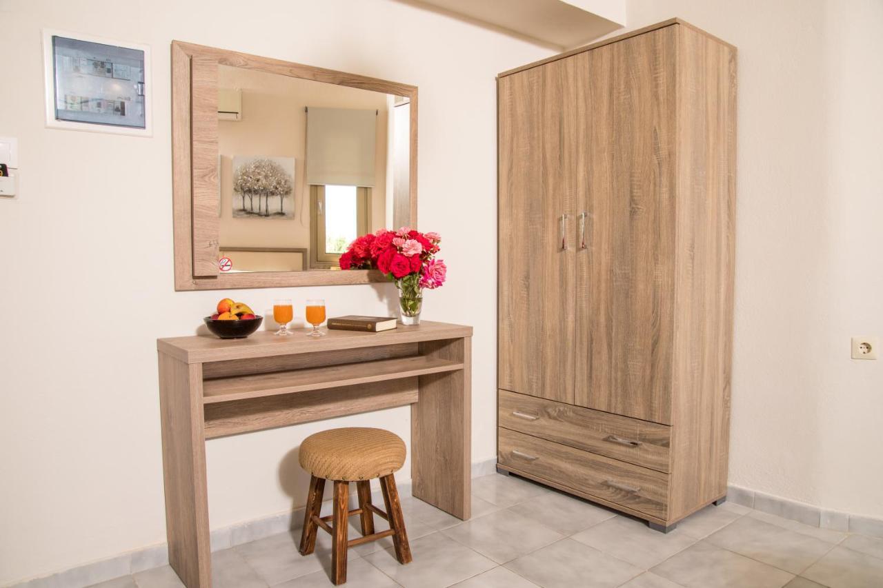 Esperia Apartments Платанес Екстериор снимка