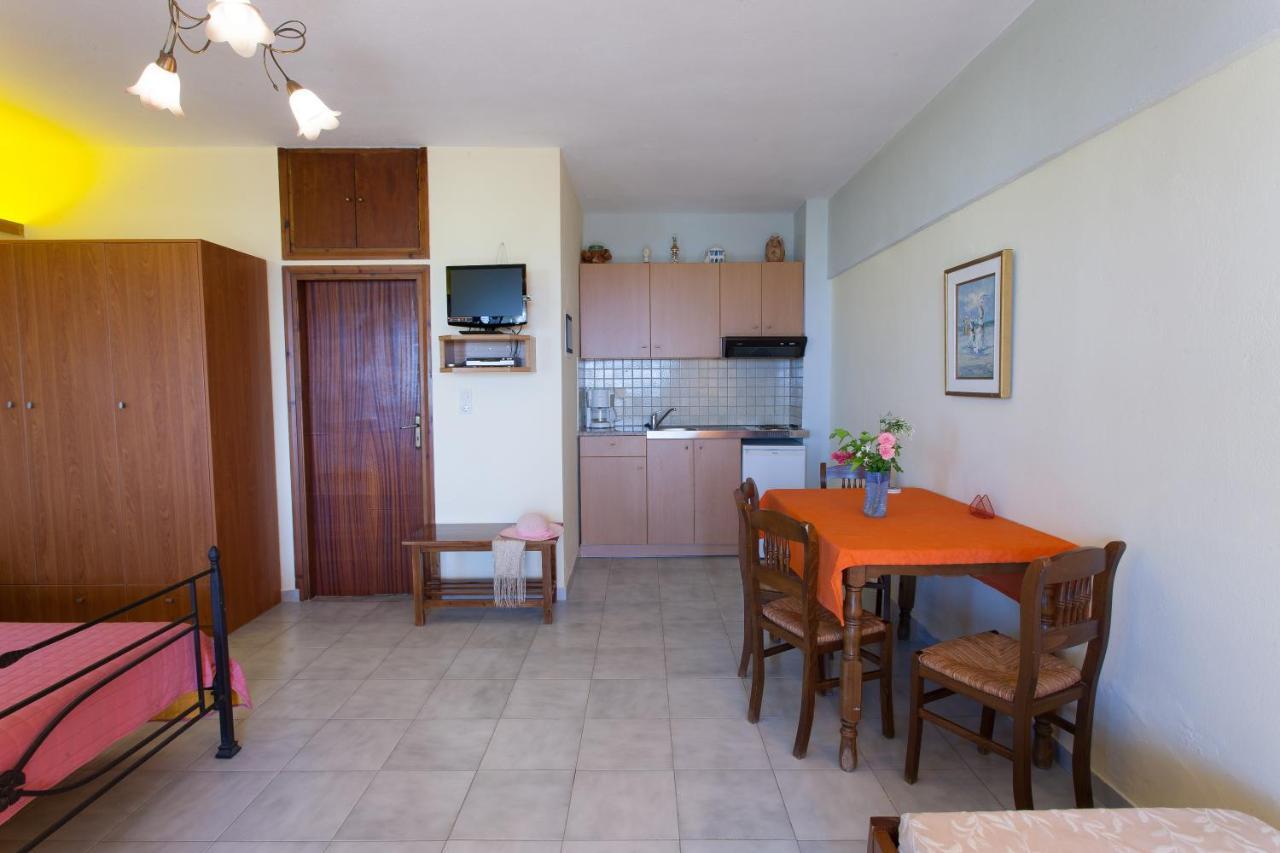 Esperia Apartments Платанес Екстериор снимка
