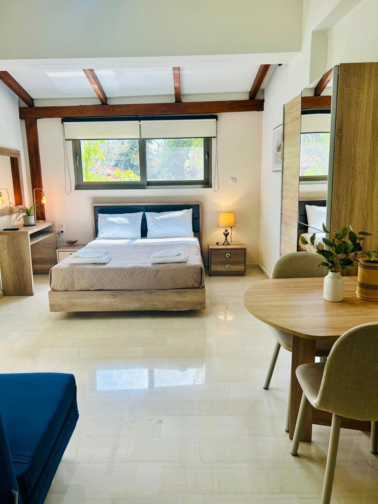 Esperia Apartments Платанес Екстериор снимка